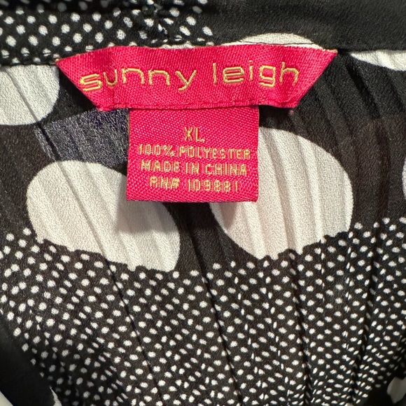 Sunny Leigh XL Button Down Black & White Polka Dot Blouse with Bow Detail - Picture 6 of 7